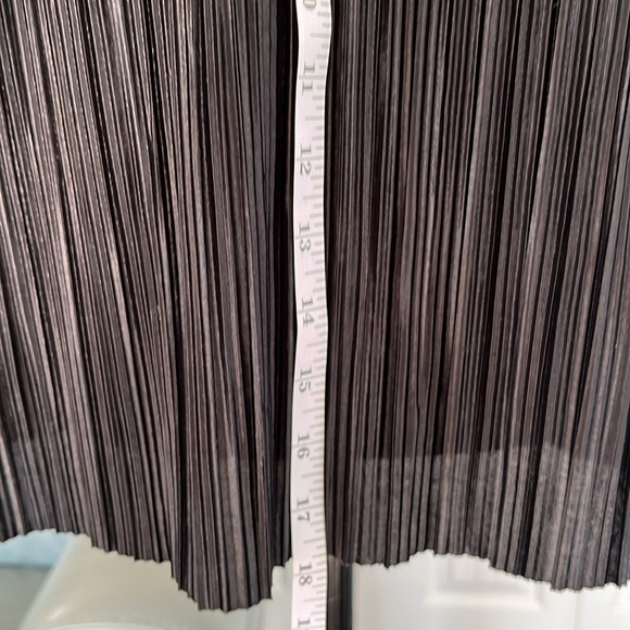 H&M Black, textured, Spaghetti Strap Tank Top, Size XL - Picture 8 of 11